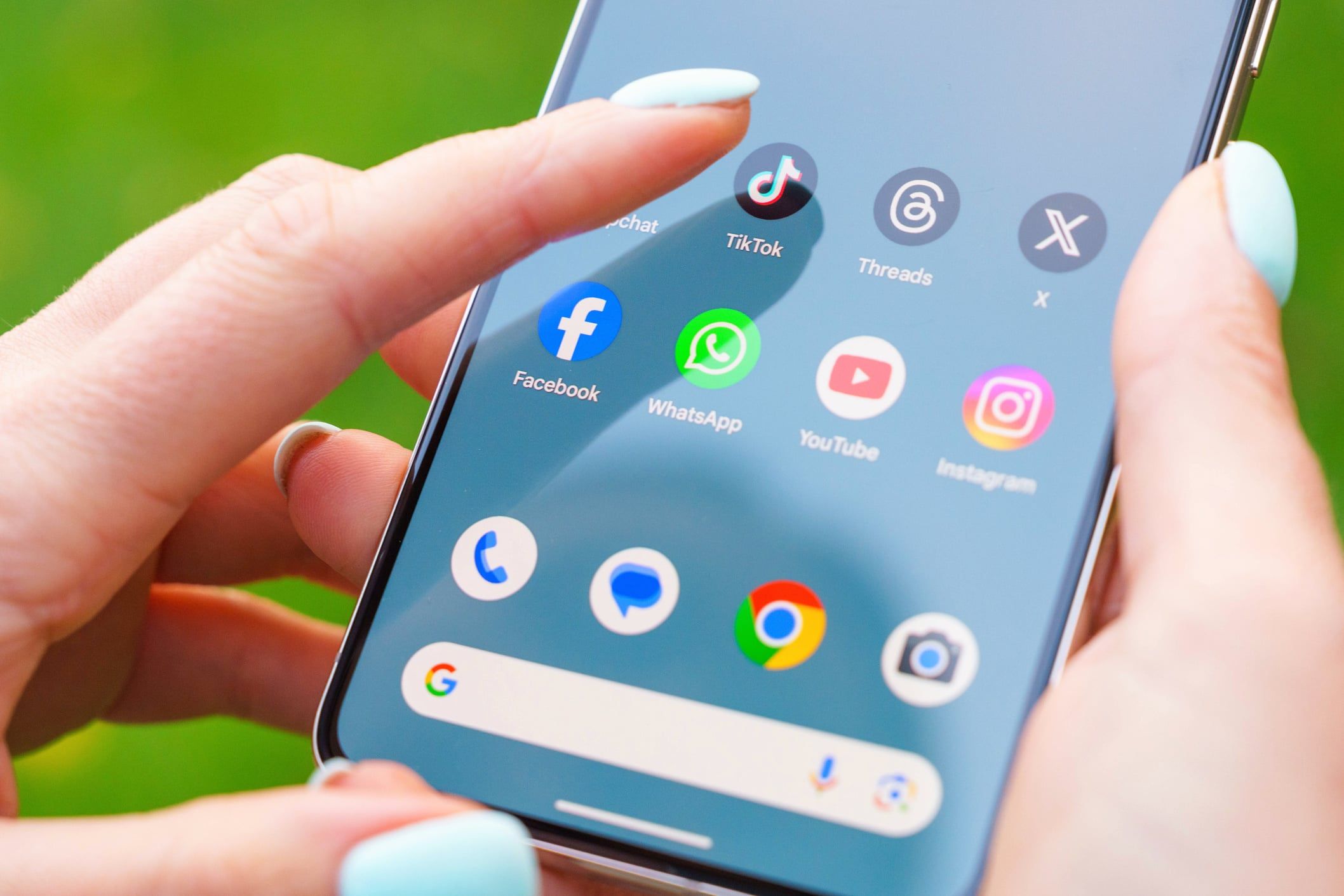 Tajne instrukcje dla chatbotów AI w kodzie WhatsAppa. Firma się tłumaczy