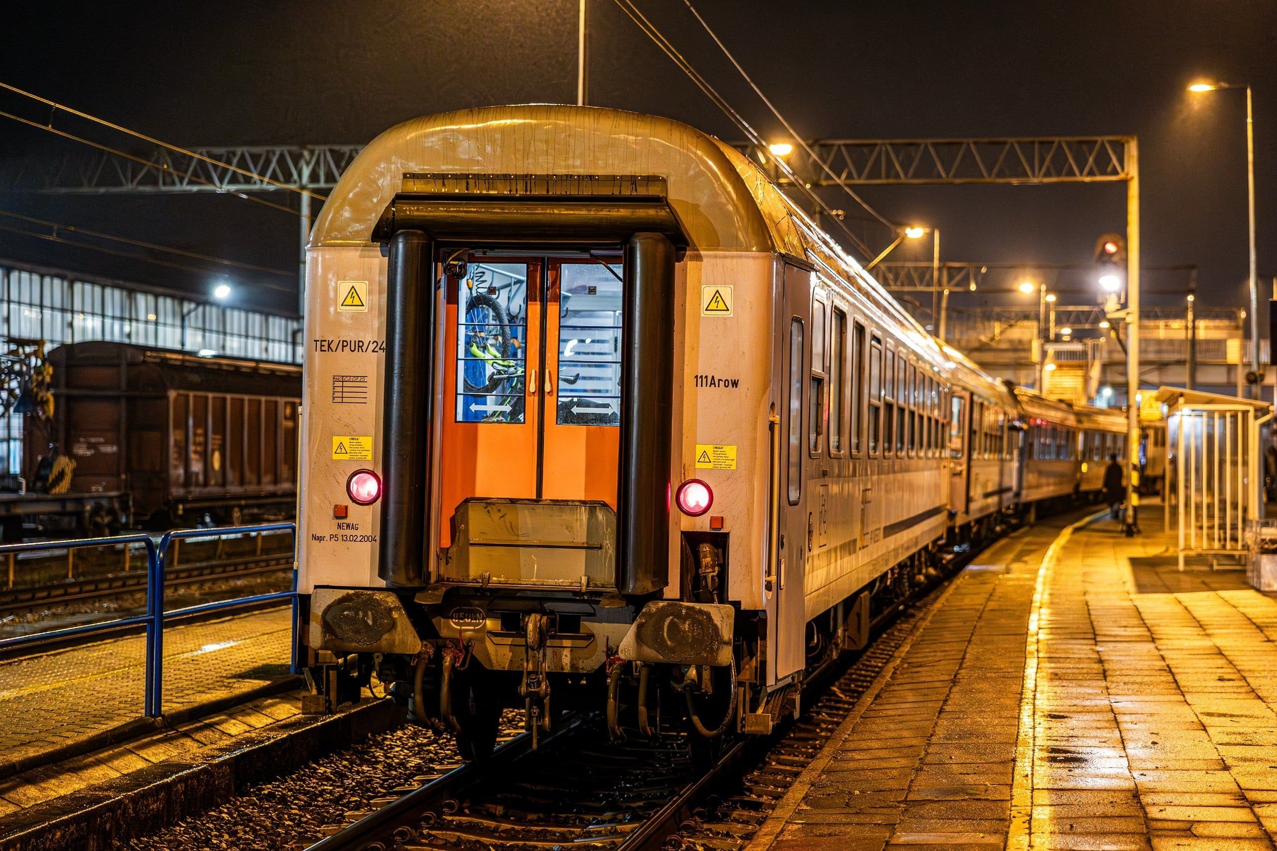 Pociągi staną nocą