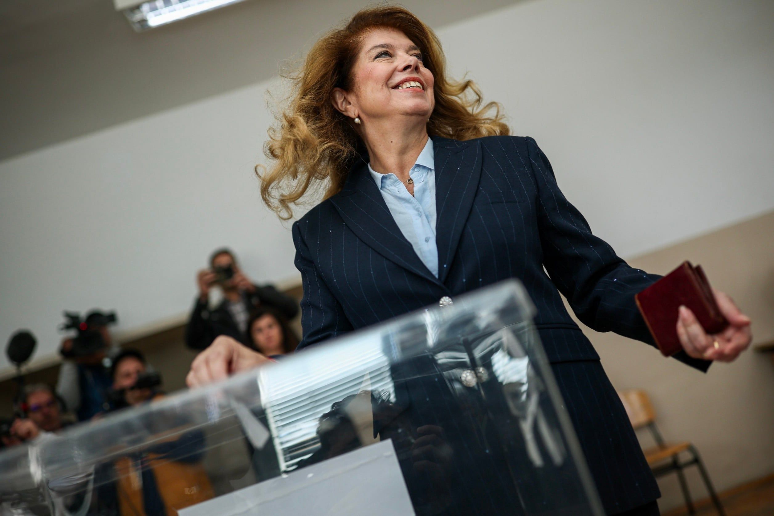 Bulgarians cast votes in first round of presidential election