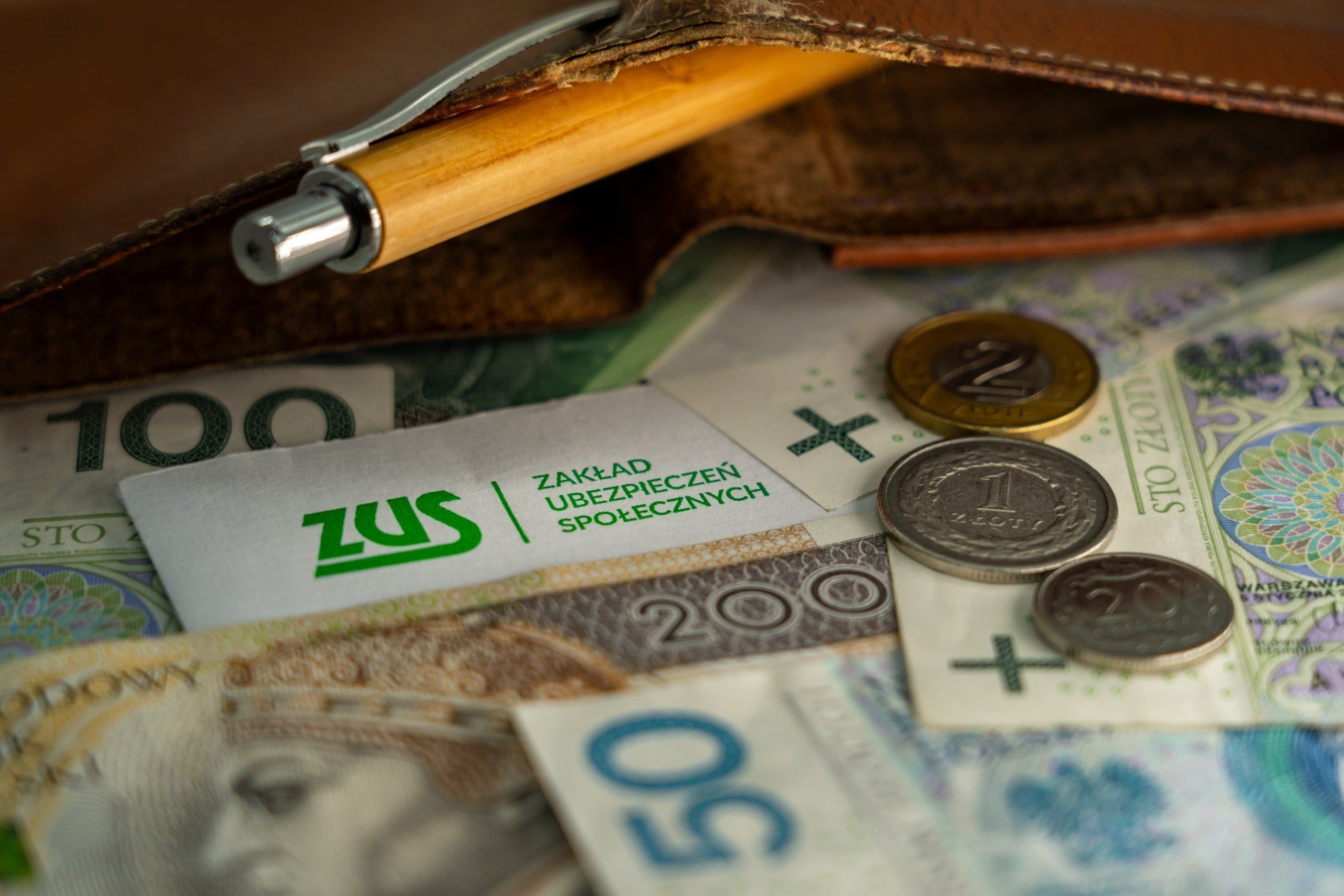 Zakład Ubezpieczeń Społecznych prognozuje, że w 2027 r. liczba emerytów i rencistów przekroczy 8,7 mln osób. To o 113 tys. więcej niż w 2026 r.