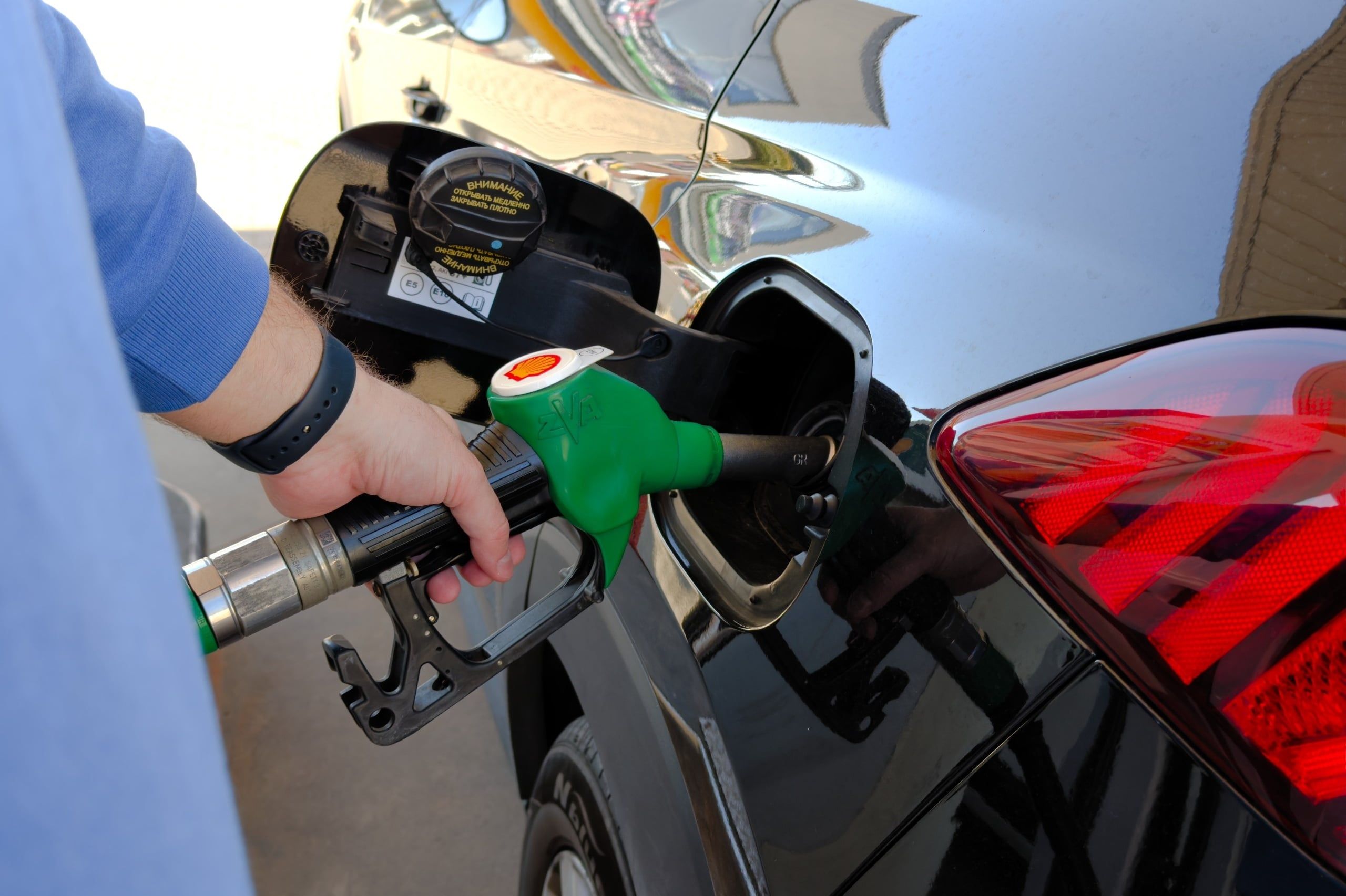 Minister Energii ogłosił nowe maksymalne ceny paliw na wtorek 27 października 2026 r. Wzrosną limity cen benzyny 95 i 98 oraz oleju napędowego, a największa podwyżka obejmie diesla