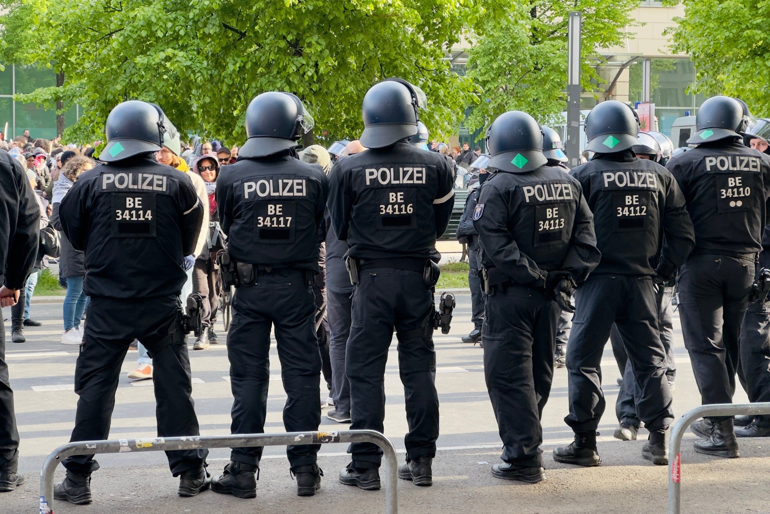 Berlin,,Germany,,04.22.2024,-,A,Group,Of,Policemen,Watch,Protesters