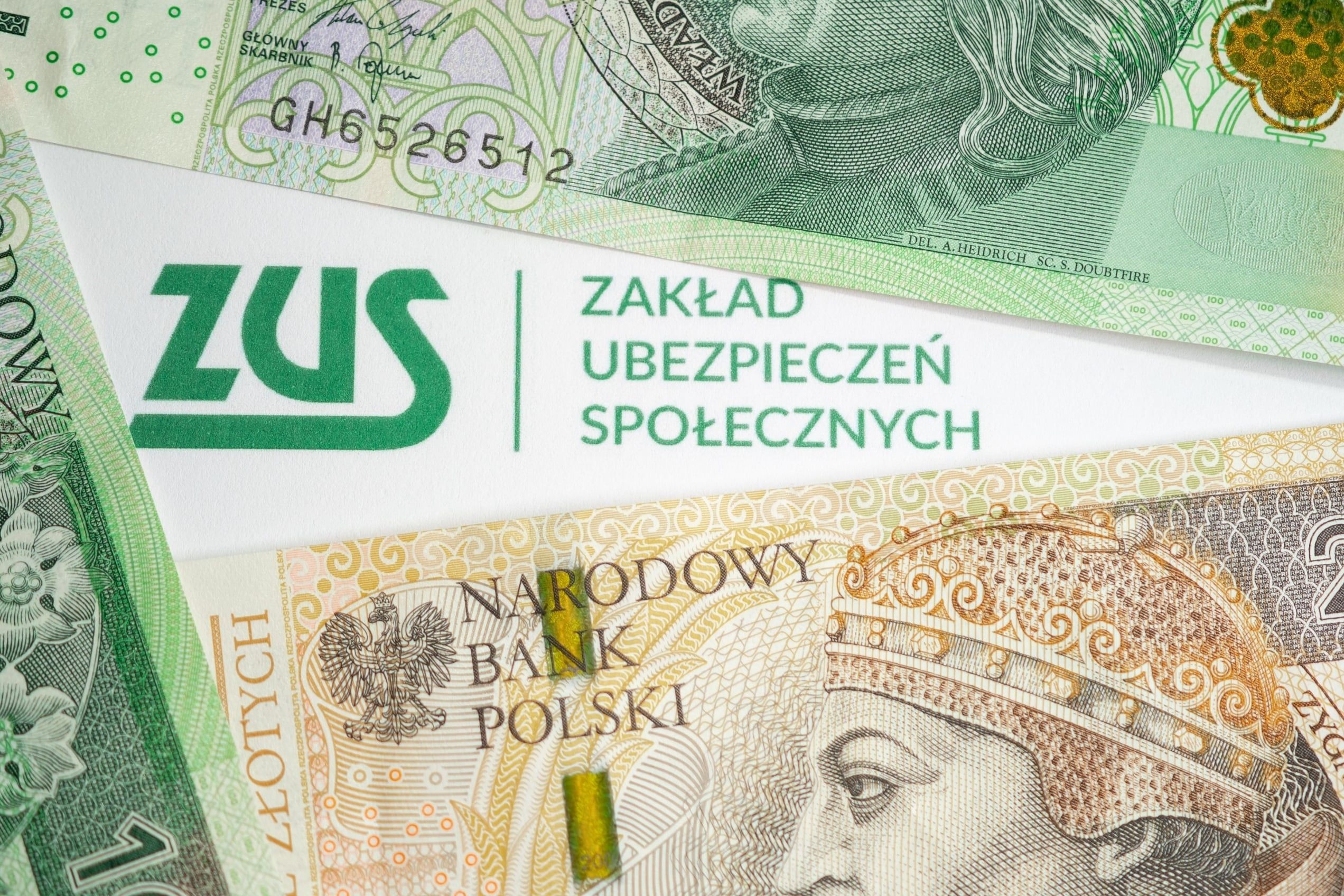 ZUS zakończył wysyłkę decyzji o czternastych emeryturach. Ponad 6,1 mln pism