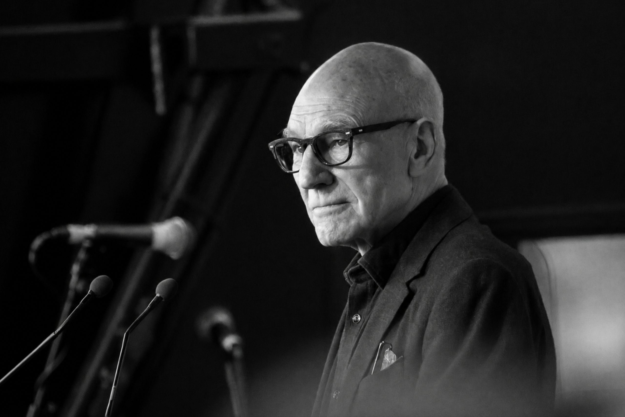 Patrick Stewart nie żyje. Brytyjski aktor znany z ról kapitana Jeana-Luca Picarda w „Star Trek” oraz profesora Charlesa Xaviera w „X-Men” zmarł w wieku 86 lat
