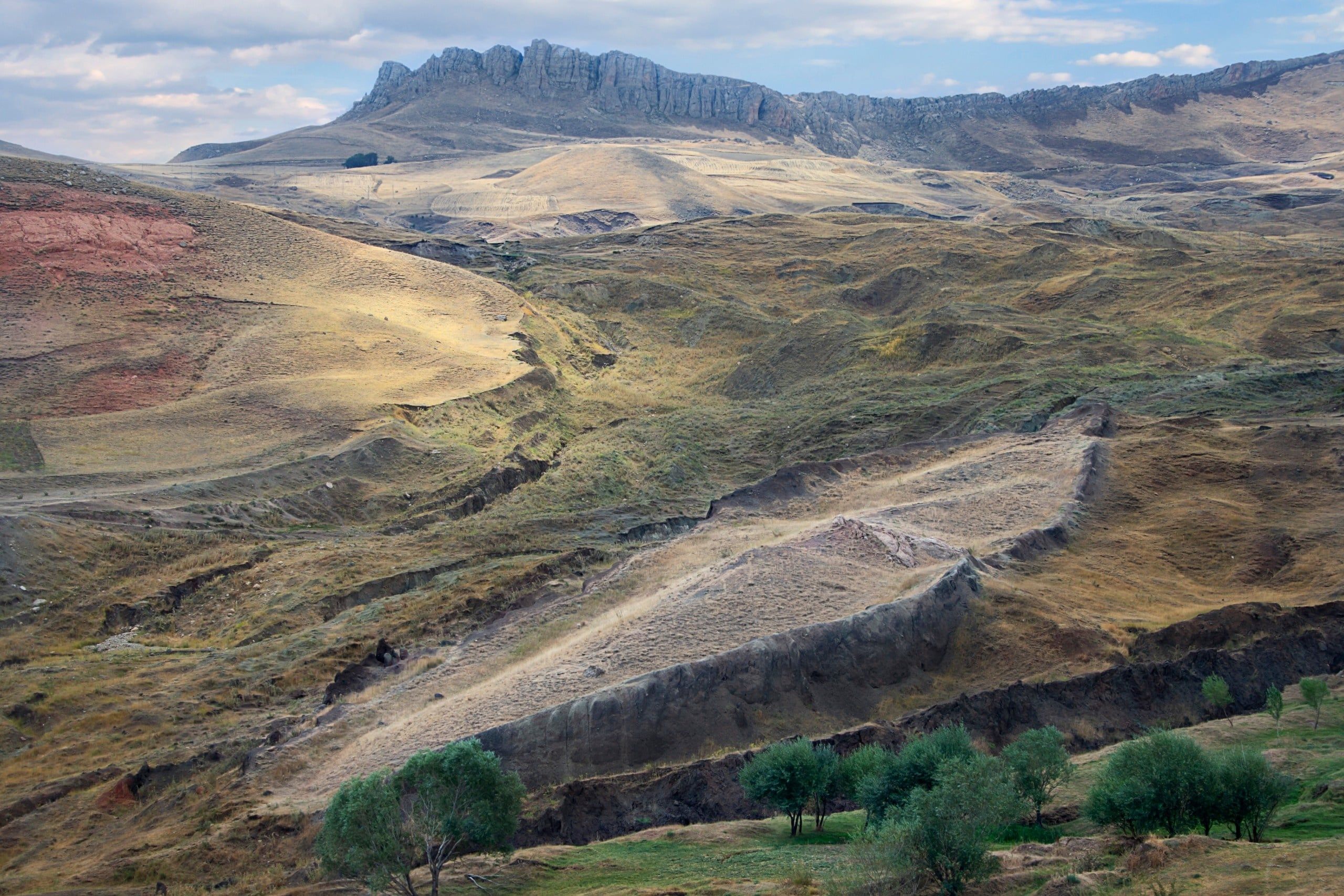 Remains,Of,Noah's,Ark,With,Boat,Shaped,Rock,Formation,At