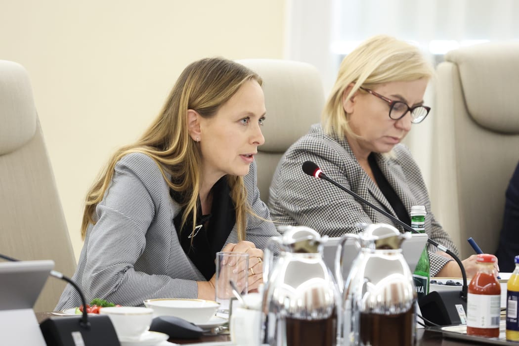 Pierwszy sondaż po rozwodzie: aktualne poparcie dla Polski 2050 i Centrum