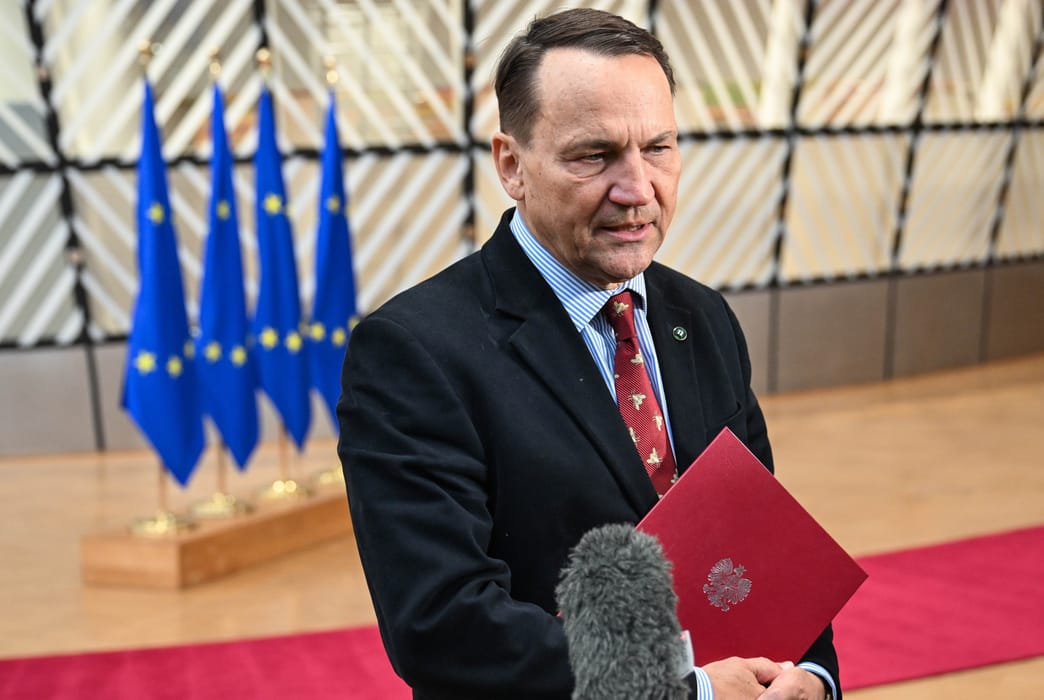 Minister spraw zagranicznych i wicepremier Radosław Sikorski (fot. PAP/Wiktor Dąbkowski)