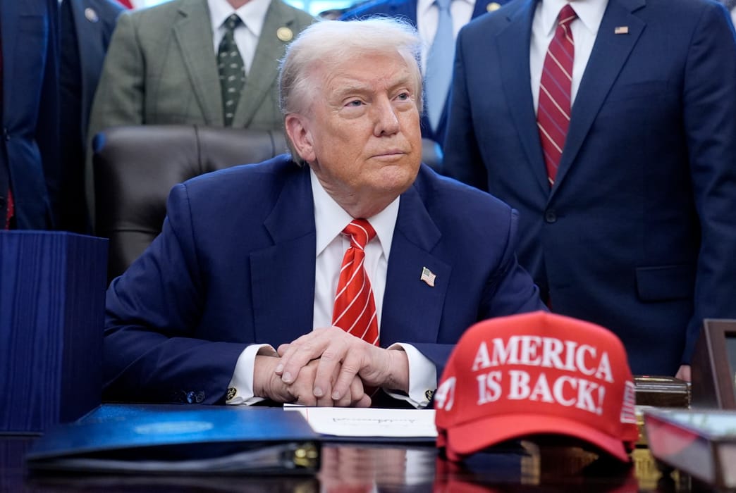 Prezydent USA Donald Trump podczas ceremonii w Białym Domu. (fot. PAP/EPA/YURI GRIPAS/POOL)