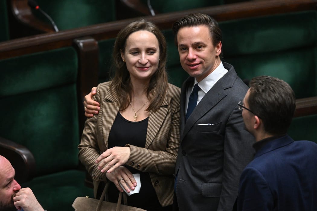 Krzysztof i Karina Bosak w Sejmie. Fot. PAP/Radek Pietruszka
