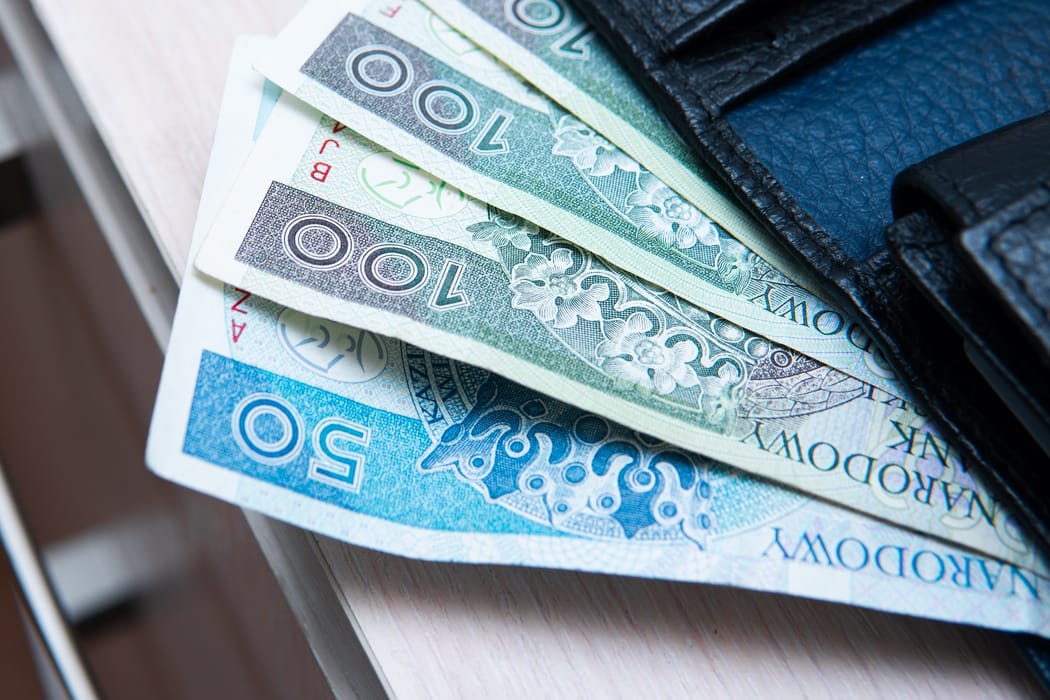 Niepewność związana z wojną na Bliskim Wschodzie już wpływa na raty kredytów ze stałą stopą