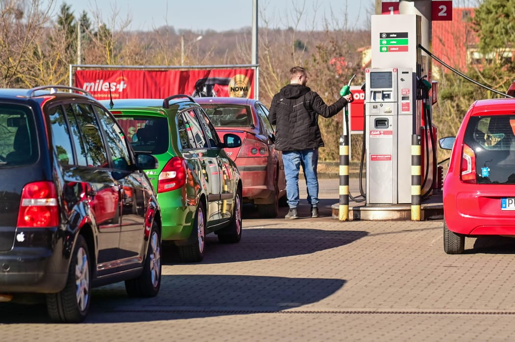 Wojna w Zatoce Perskiej uderza w rynek paliw