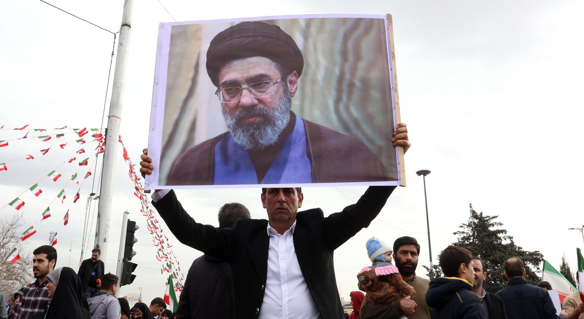 Iran ogłosił nazwisko nowego przywódcy. Modżtaba Chamenei następcą ojca