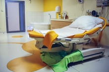 Bezpieczniej rodzić w prywatnej klinice? „Polki nie ufają publicznemu systemowi ochrony zdrowia”