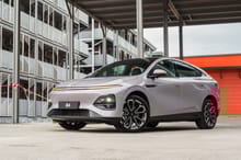 Okej, chińskie spalinowe auta są naprawdę tanie. Ale dlaczego elektryczne są takie drogie?