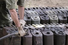 Maksymalne ceny paliw pomogą na chwilę, potem będzie reglamentacja i kartki