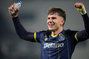 Oskar Pietuszewski doceniony! „Złote dziecko polskiej piłki”