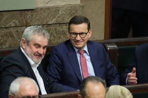 Za plecami Morawieckiego. Kulisy wieczornej narady w PiS