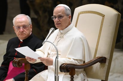 Papież Leon XIV w Watykanie.