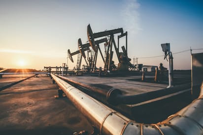 Ceny ropy lekko spadają na światowych rynkach