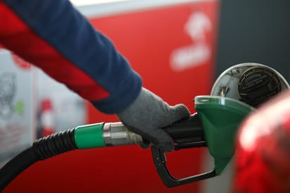 Czy rządowy projekt obniżki cen paliw będzie realną ulgą dla kierowców?