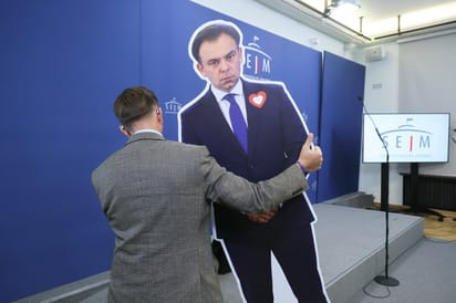 Ministerstwo Finansów zareagowało na burzę wokół europejskiego nadzoru nad giełdami, kiedy ta zdążyła się już na dobre rozpętać