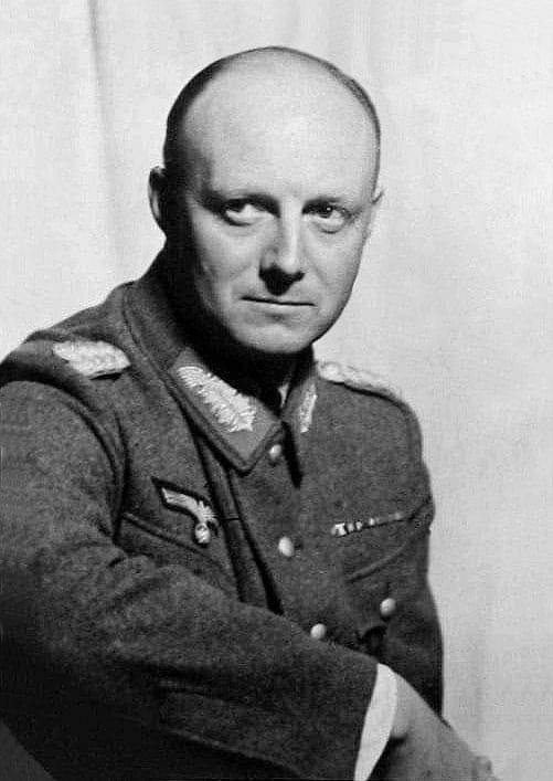 Portret generała Henninga von Tresckowa w mundurze Wehrmachtu