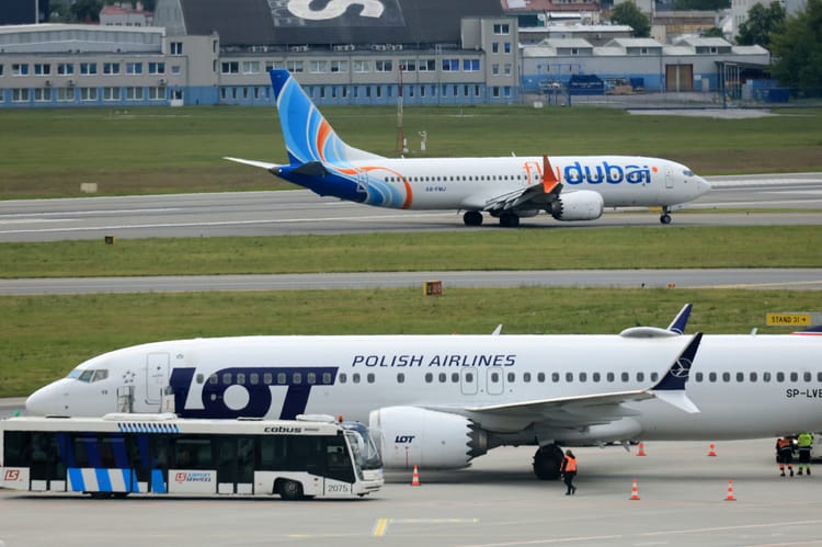 Samolot z Sebastianem M. na pok?adzie wyl?dowa? w Warszawie