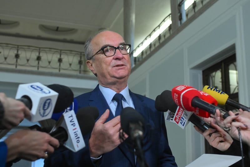 Marszałek Sejmu Włodzimierz Czarzasty odpowiada amerykańskiemu ambasadorowi. (PAP/Piotr Nowak)