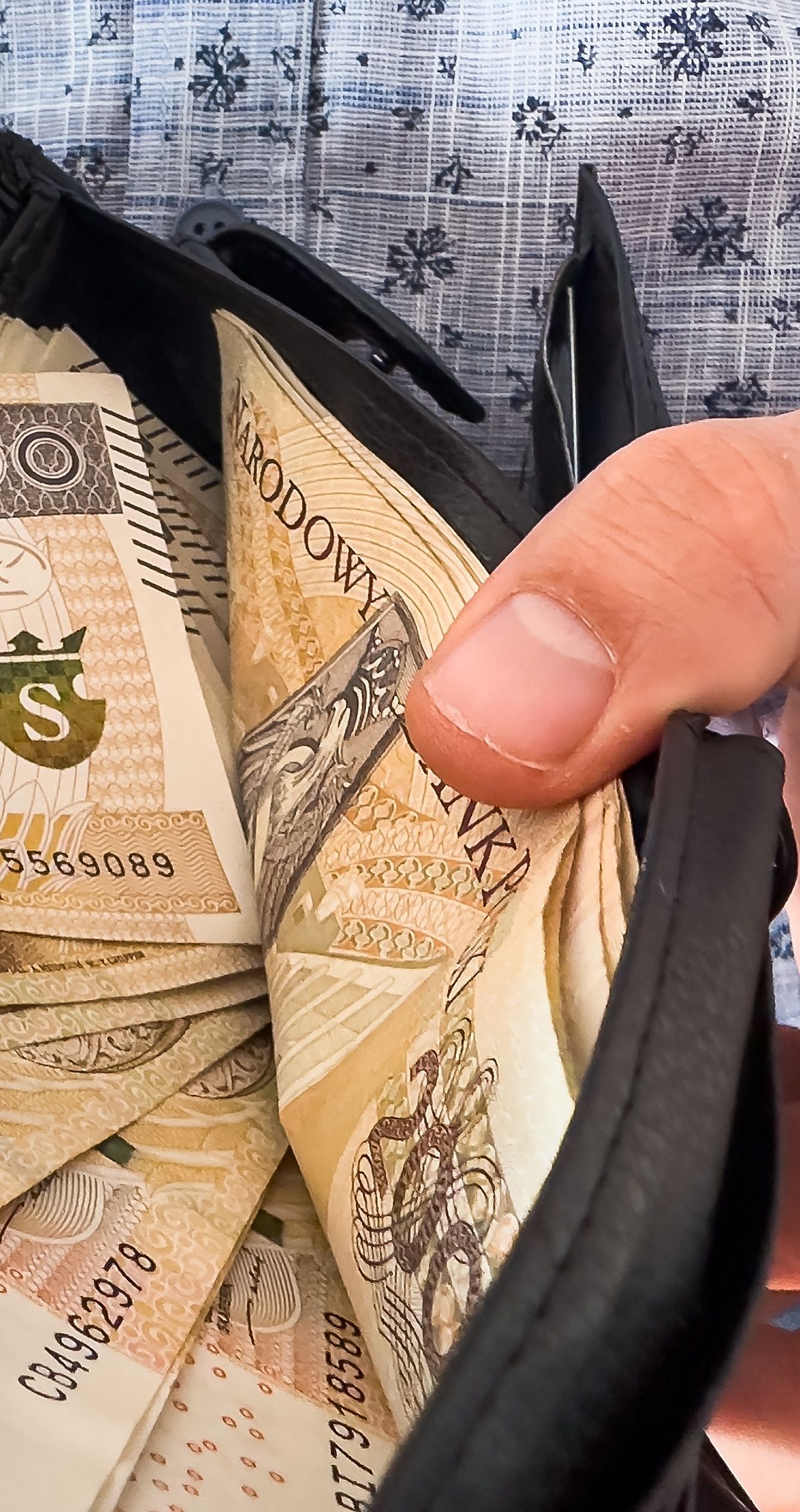 Tyle zarabiali średnio Polacy w dużych firmach w styczniu 2026 r.