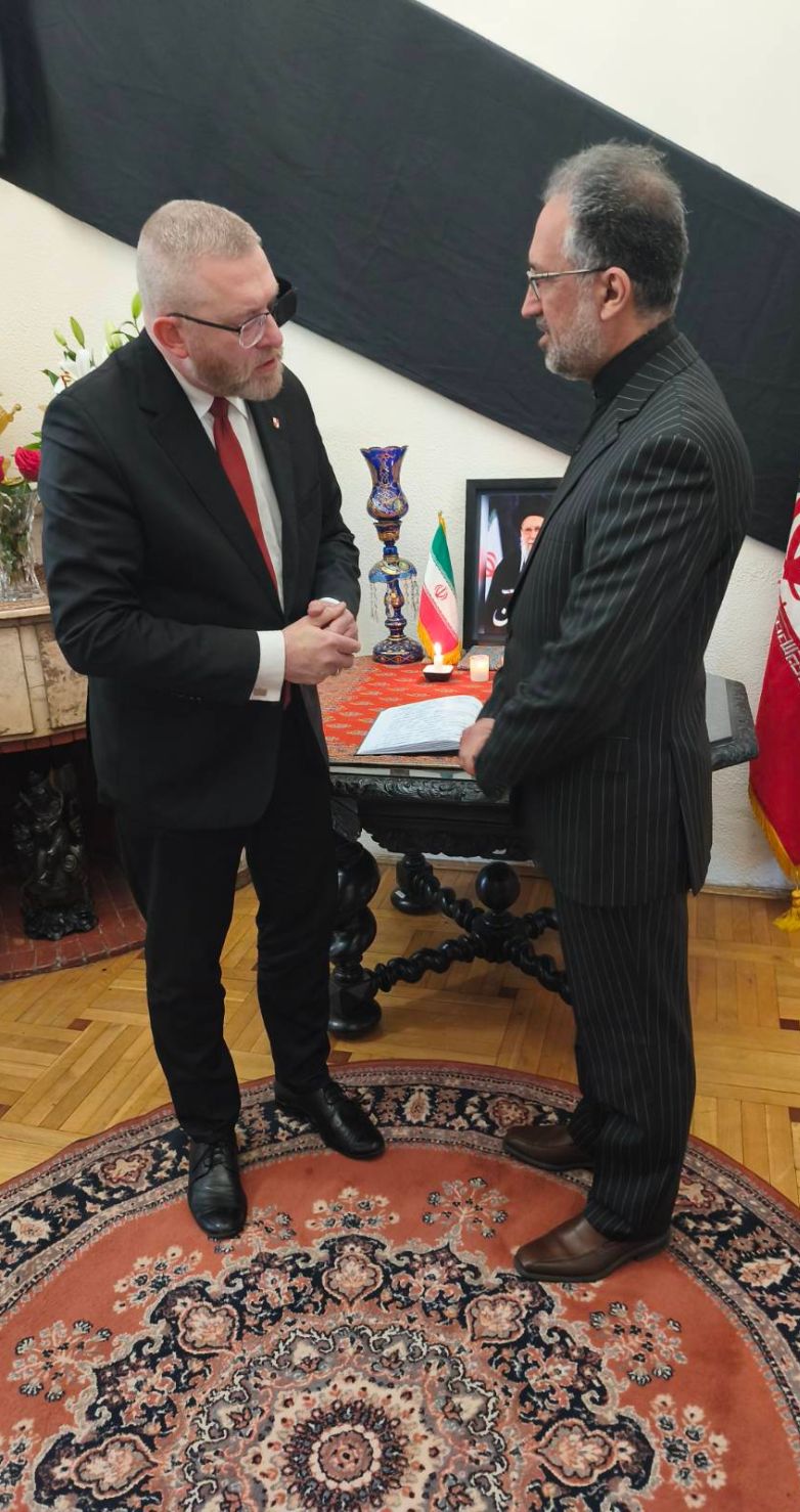 Poszedł do ambasady Iranu i złożył kondolencje. „Teheran-Warszawa-wspólna sprawa”