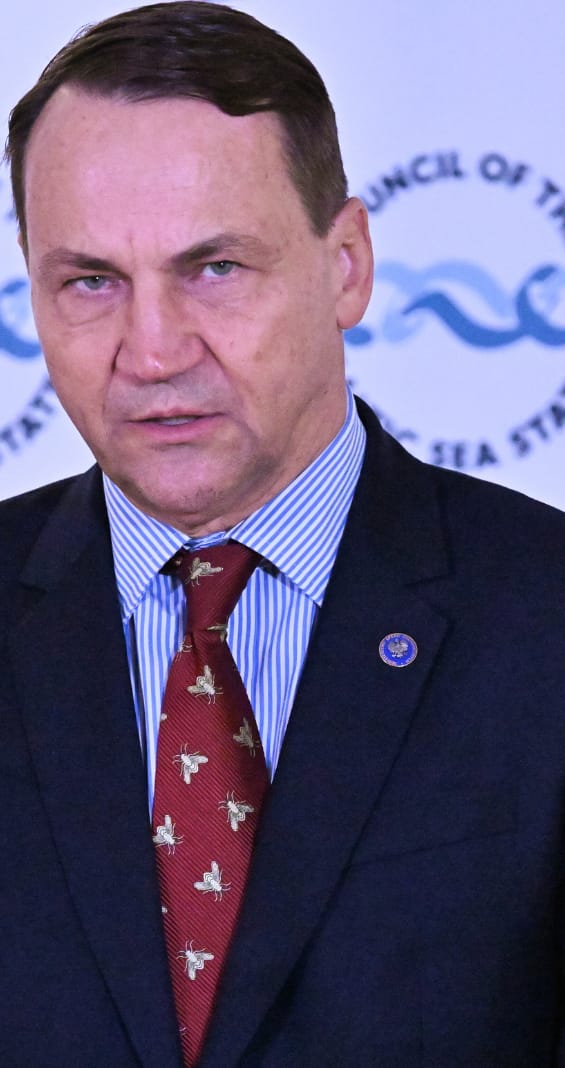 Polski youtuber zatrzymany w Iraku. Sikorski zareagował