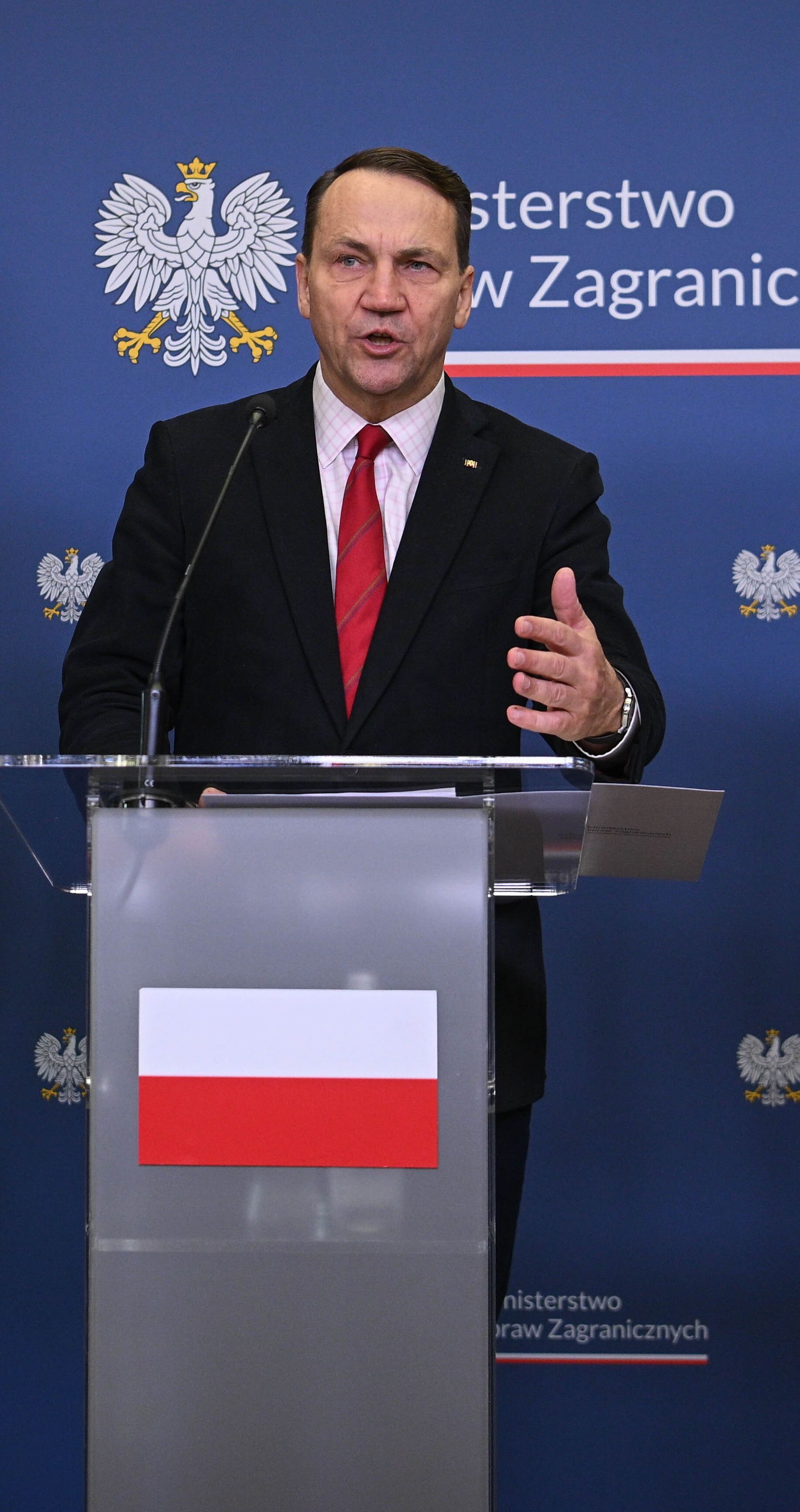 Ewakuacja Polaków z Bliskiego Wschodu. Sikorski przekazał nowe dane