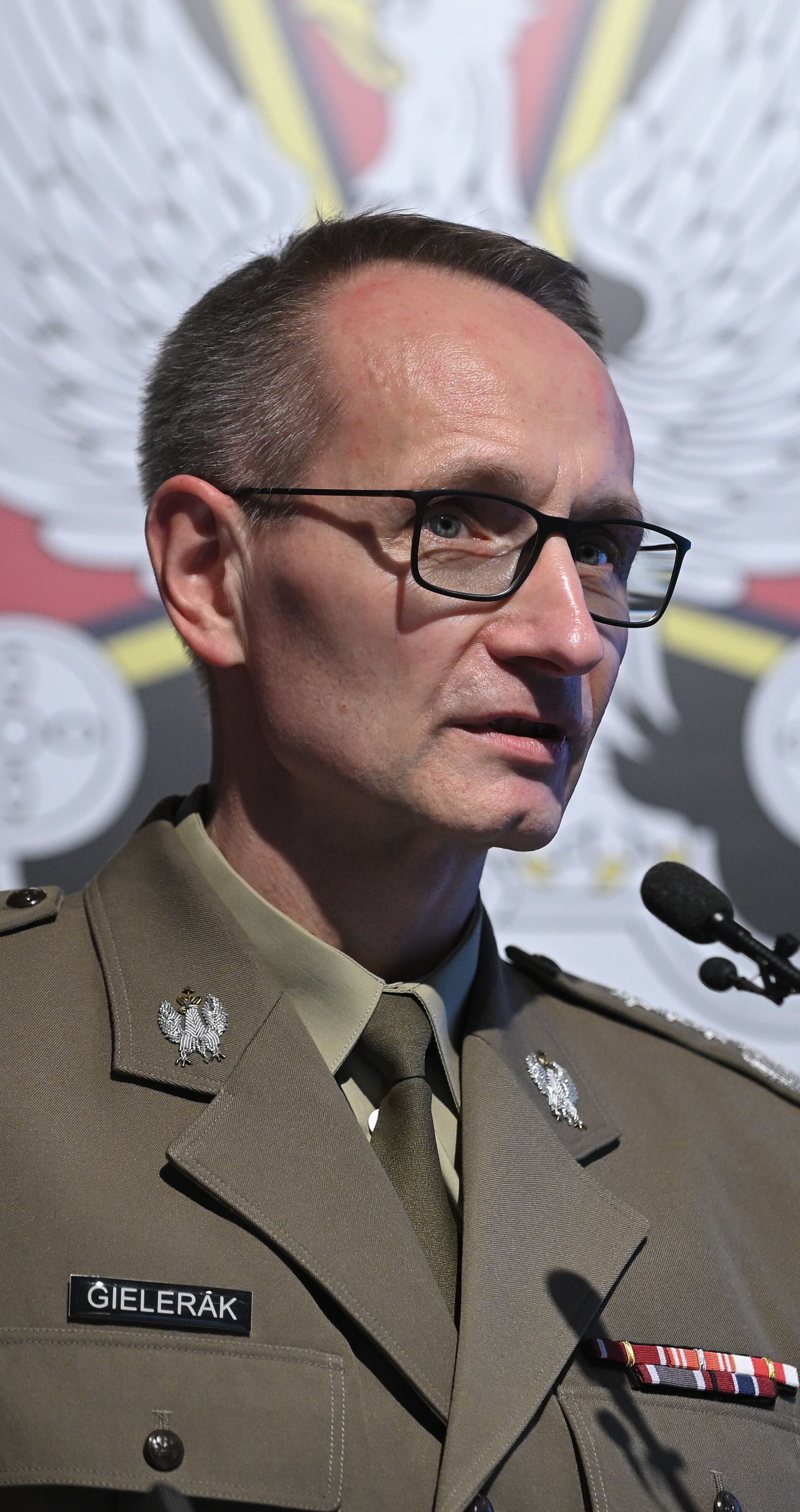 Generał Gielerak: nie róbmy tandety, bo zrazimy do siebie ludzi