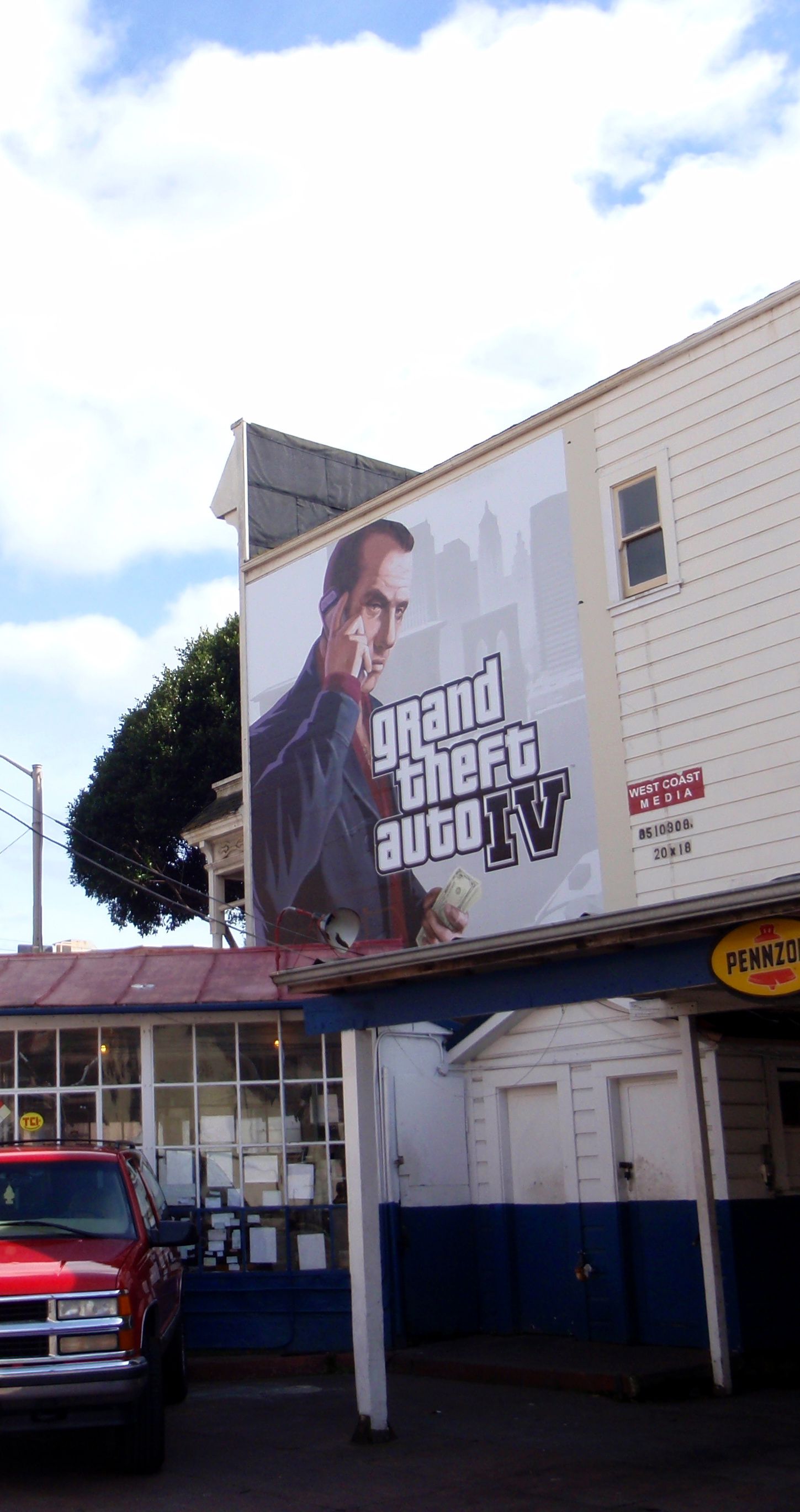 Kupił starego Xboxa i znalazł w nim skarb. Tej wersji GTA IV nikt nie znał