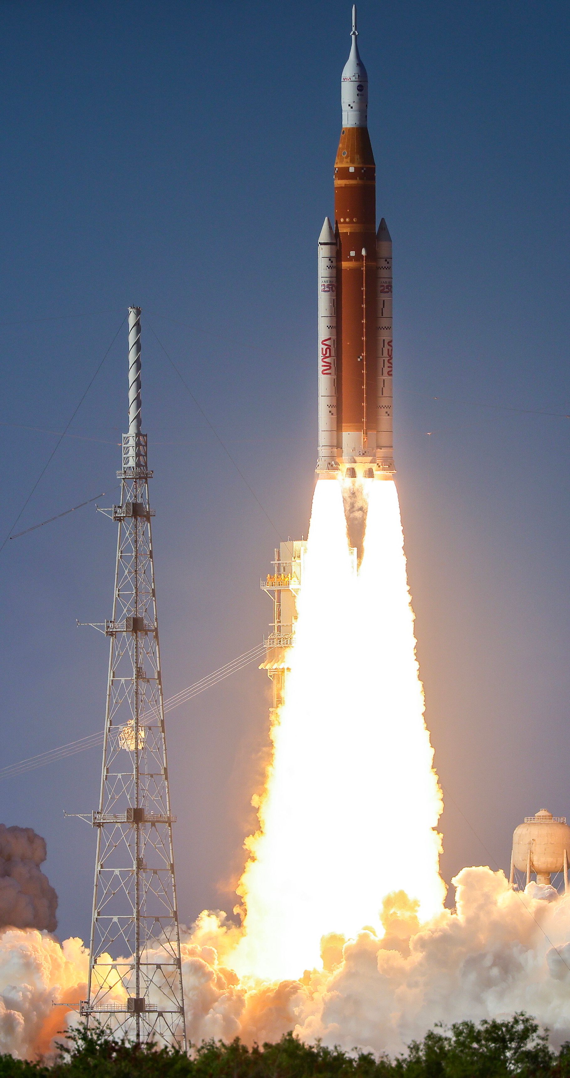 Kluczowy dzień misji Artemis II. Zaczęło się o świcie