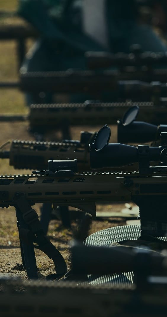 Nowe polskie karabiny wyborowe w rękach instruktorów strzelców wyborowych WOT