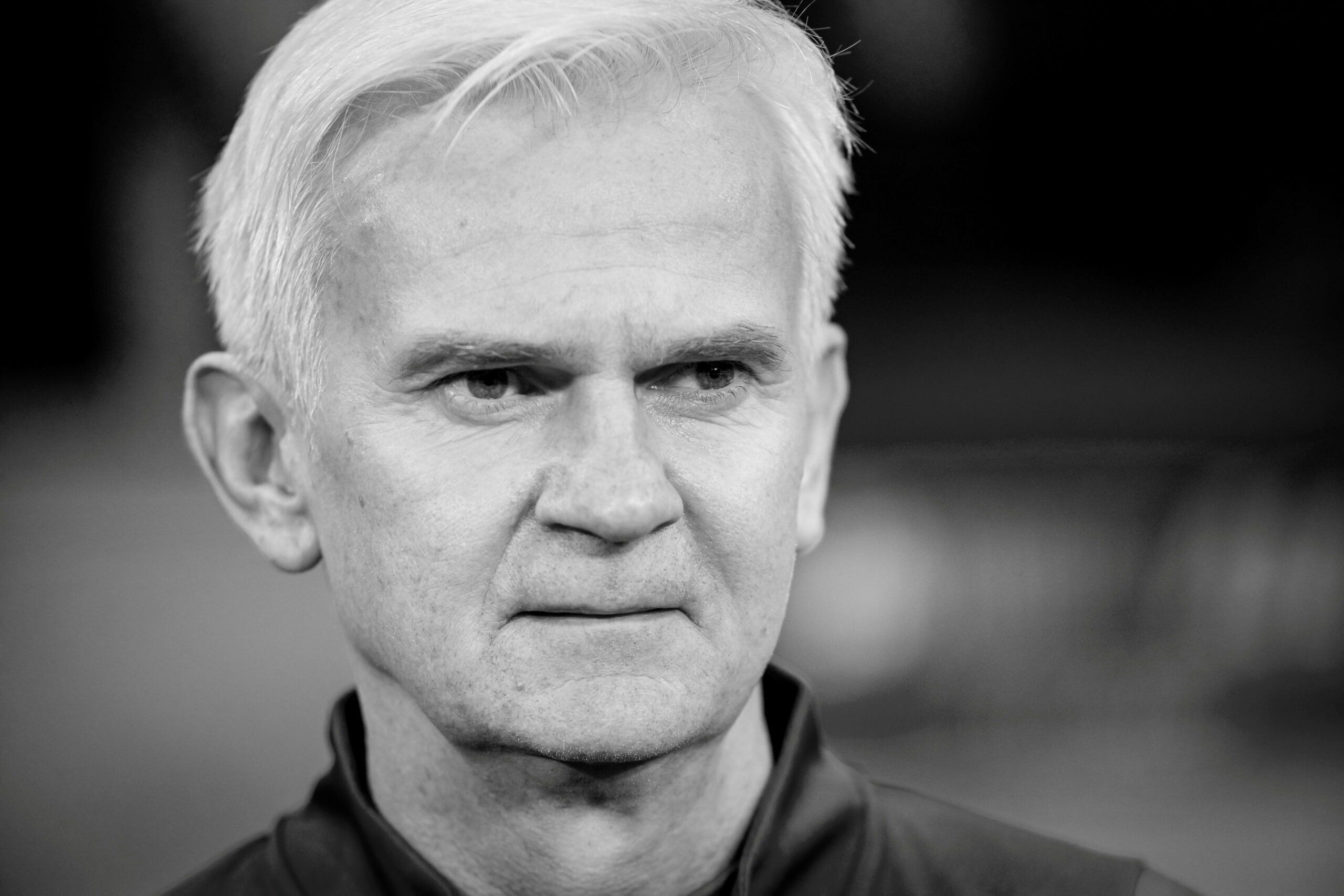 „Żegnaj, przyjacielu”. Polska piłka w żałobie po śmierci Magiery