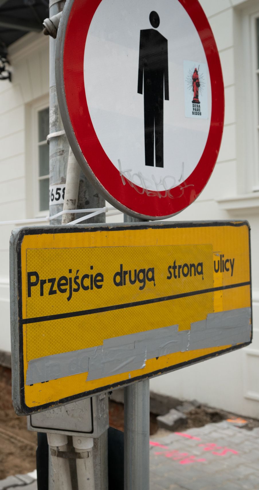 Ludzkie szczątki pod ulicą w Warszawie. „To najprawdopodobniej cmentarz”