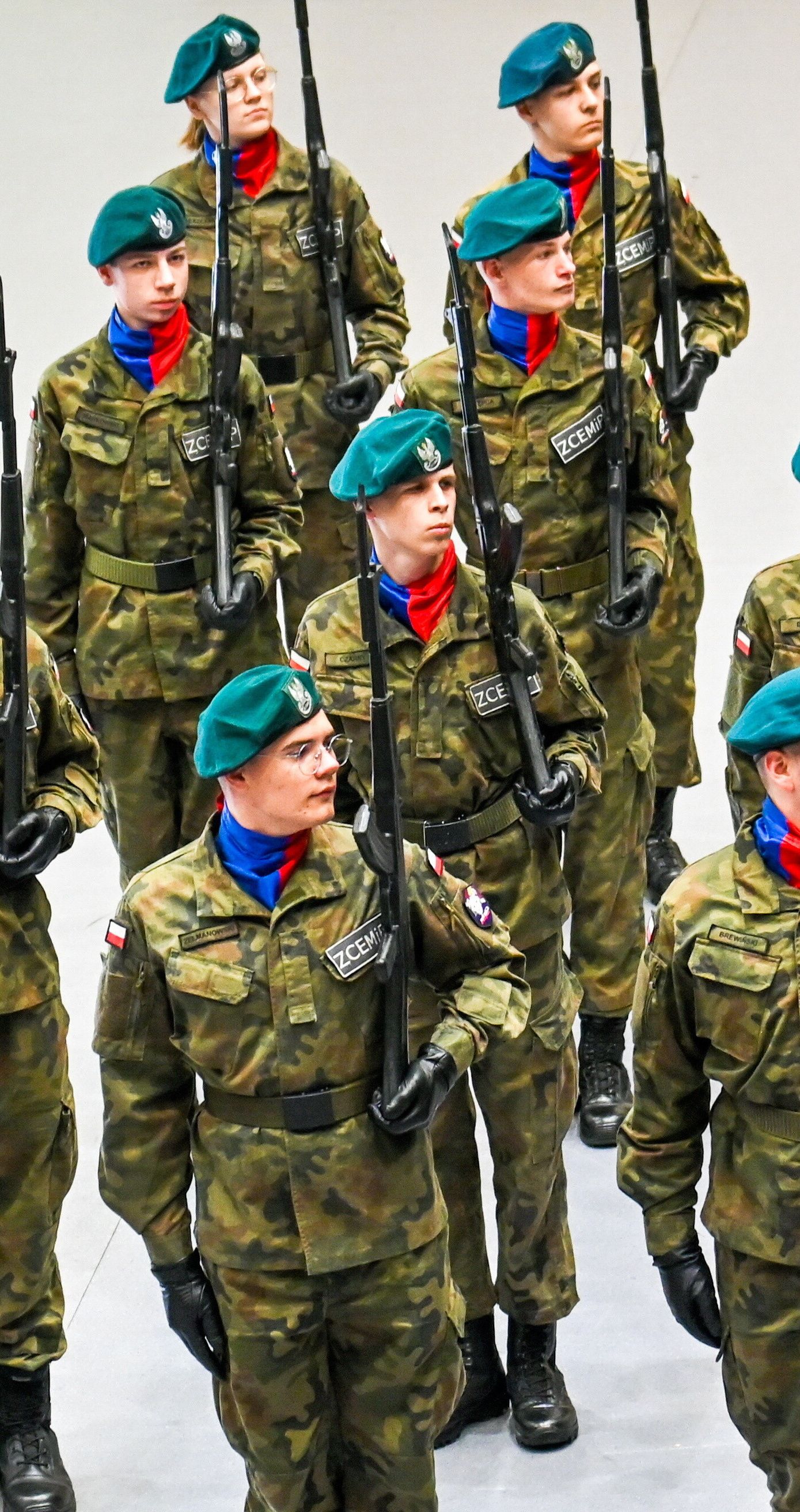 MON zwiększa limity dla szkół. Przybędzie klas wojskowych