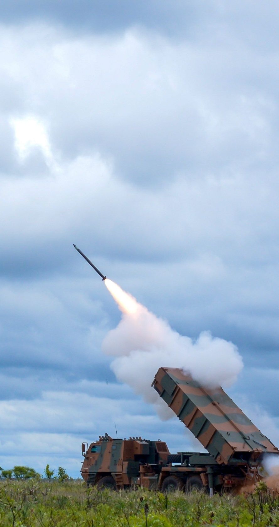 Pociski przekroczyły granicę kosmosu. Ukraiński polityk ujawnia