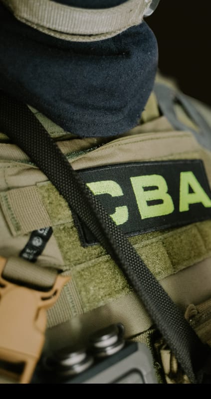 Odchodzą ze służb i znikają z radaru państwa. To marnotrawstwo i ryzyko