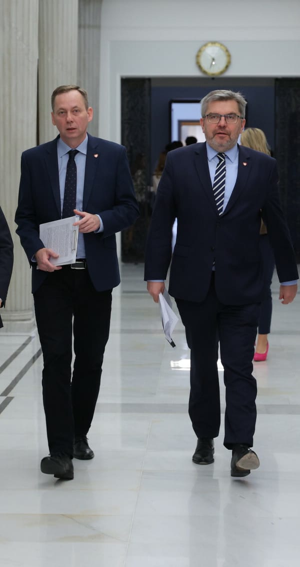 250 stron, 51 zarzutów. Jest wniosek o Trybunał Stanu dla Ziobry