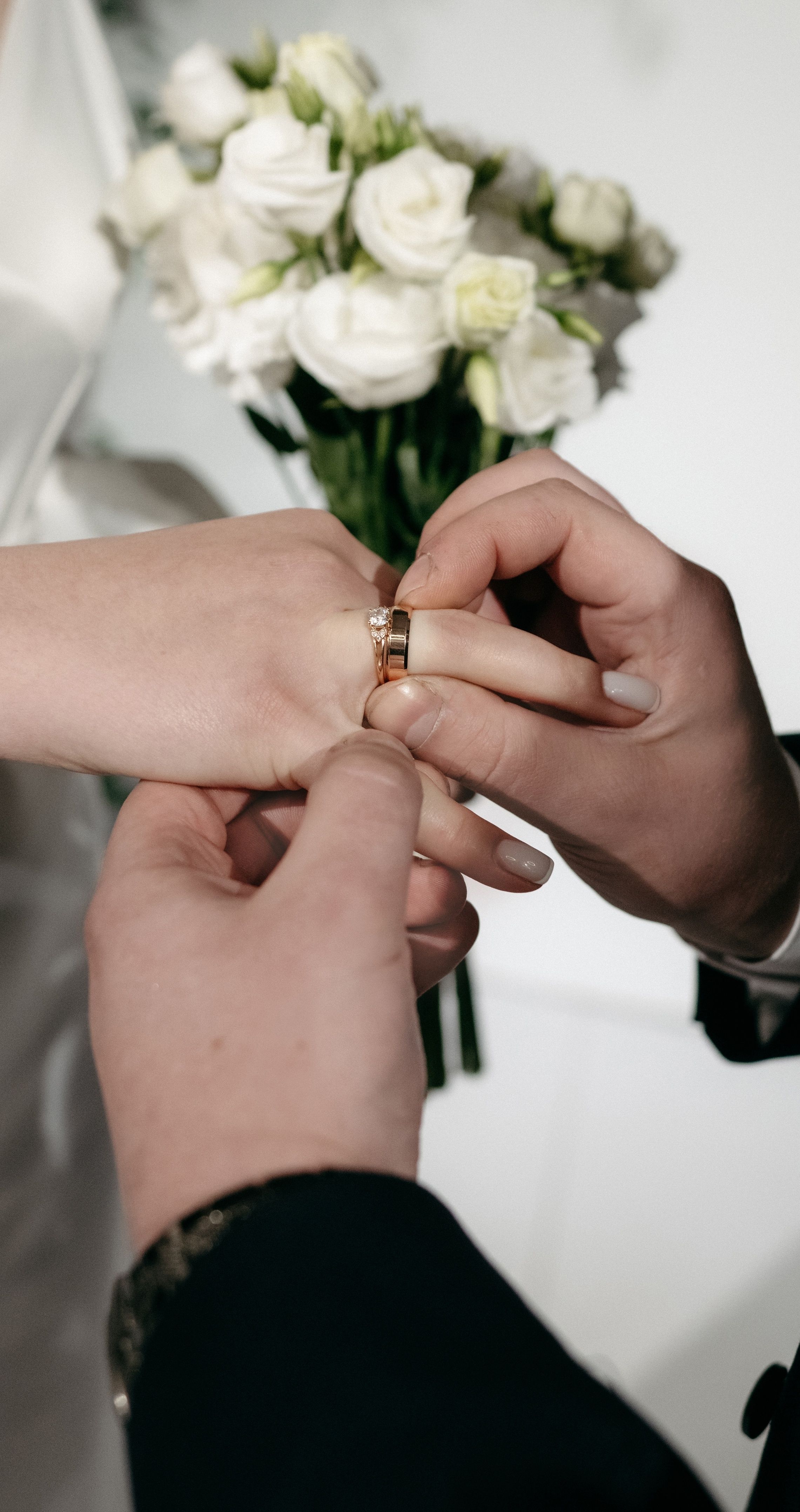 Koniec ery obrączek? Dlaczego Polacy przestają mówić „tak”