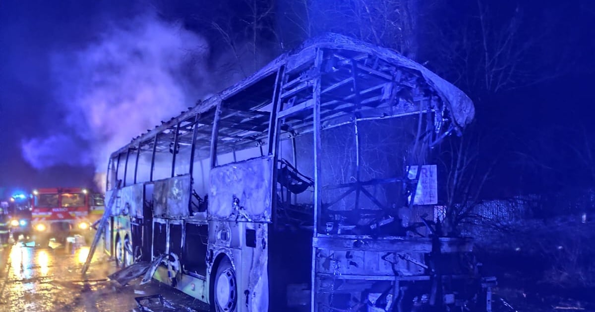 Wypadek polskiego autobusu na Słowacji. Pojazd stanął w płomieniach, kierowca nie żyje