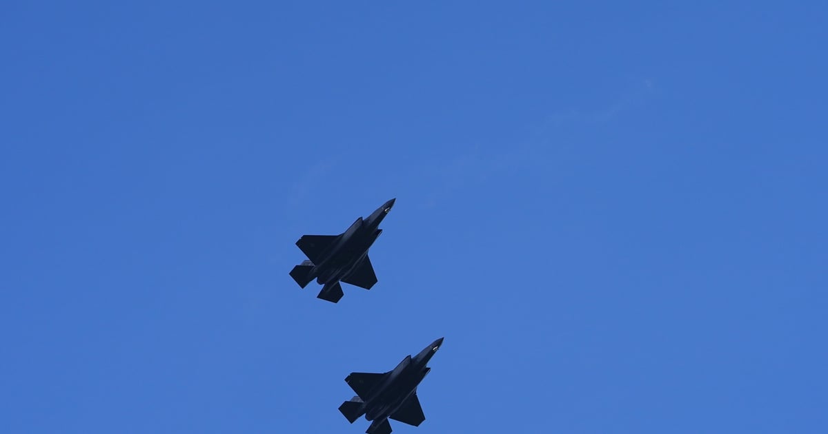 F-35, F-22 i F-16 zmierzają w stronę Iranu. "Trump zbliża się do wojny"