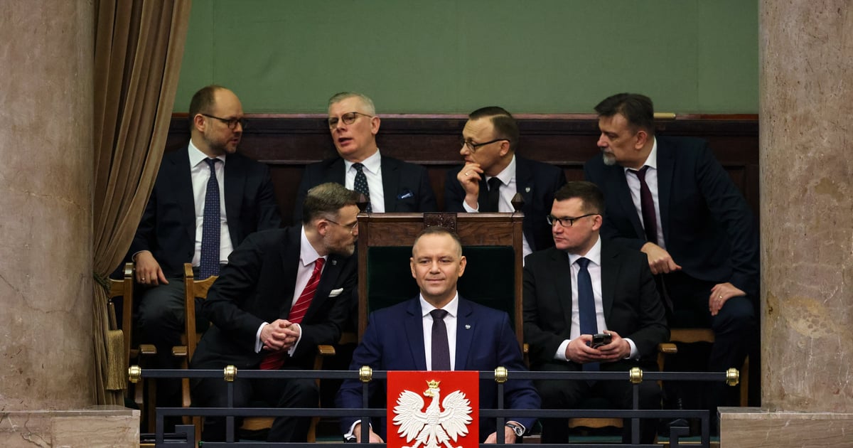 Prowadzi Karol Nawrocki, tuż za nim Radosław Sikorski. Wyniki najnowszego sondażu