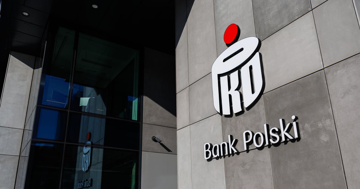 PKO BP miał problem. Klienci byli odcięci od pieniędzy