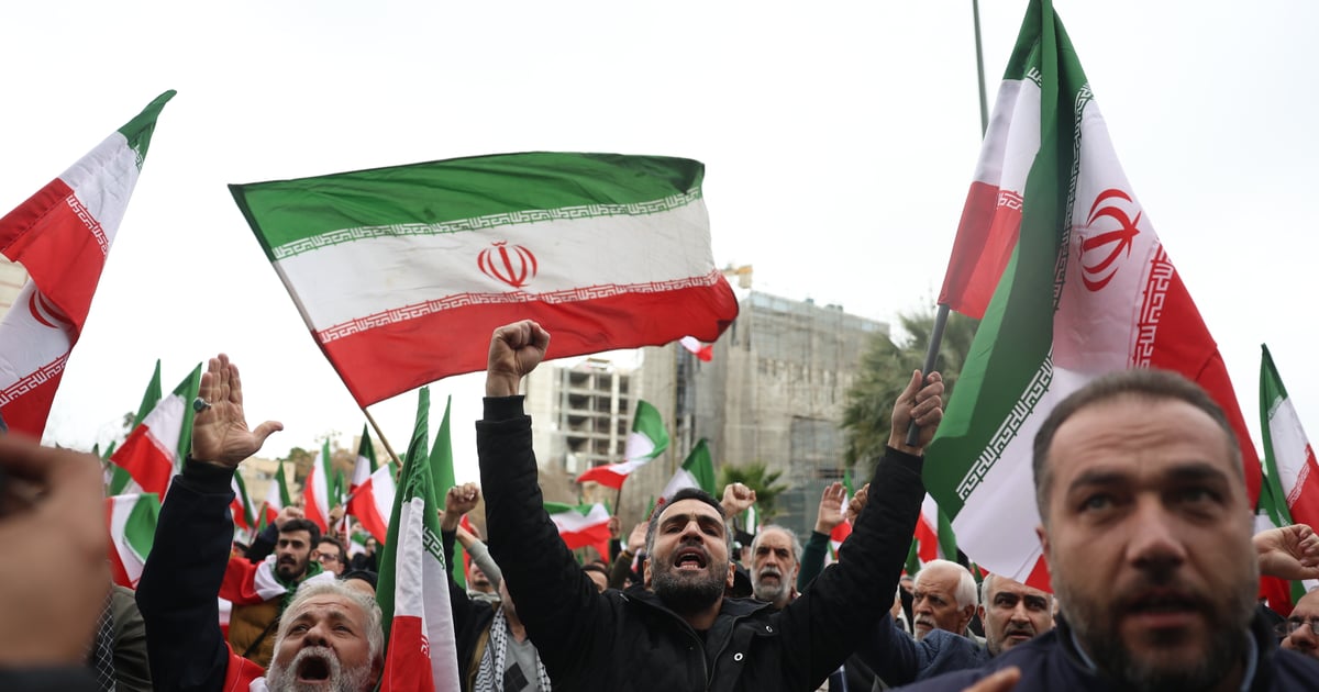 Panika na ulicach, ulga w domach. Iran na granicy nerwów