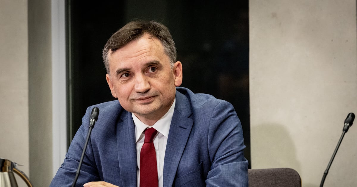 1350 zł brutto zamiast pełnej pensji. Zbigniew Ziobro ukarany