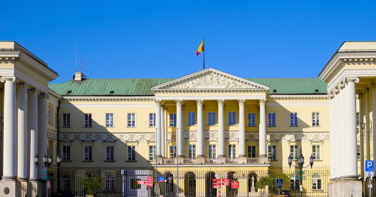 Radny PiS oskarża urzędnika warszawskiego ratusza o powiązania z Rosją. Magistrat reaguje